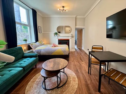 Studio Flat, Taff Embankment, CF11