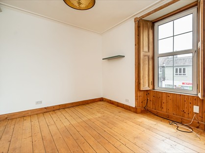 Studio Flat, Main Street, EH4