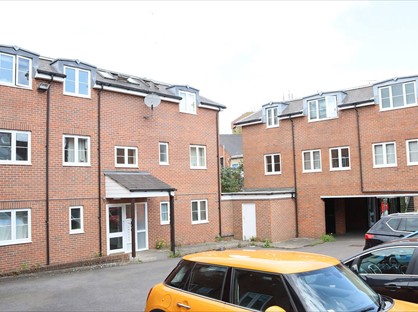 2 Bed Flat, Curtis Street, SN1