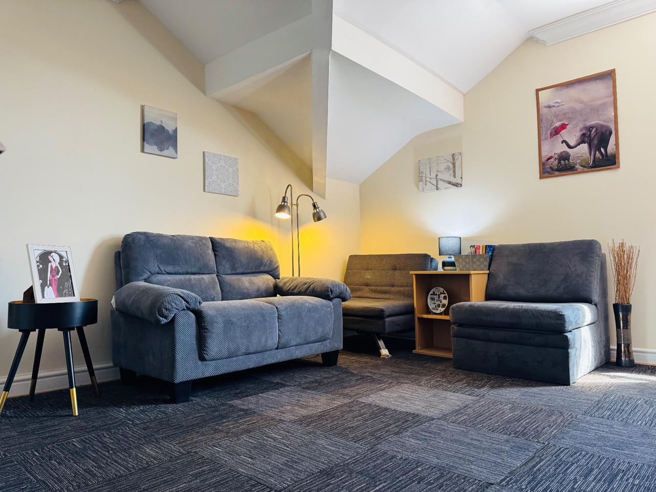2 Bed Flat, Kremlin Drive, L13 photo 2