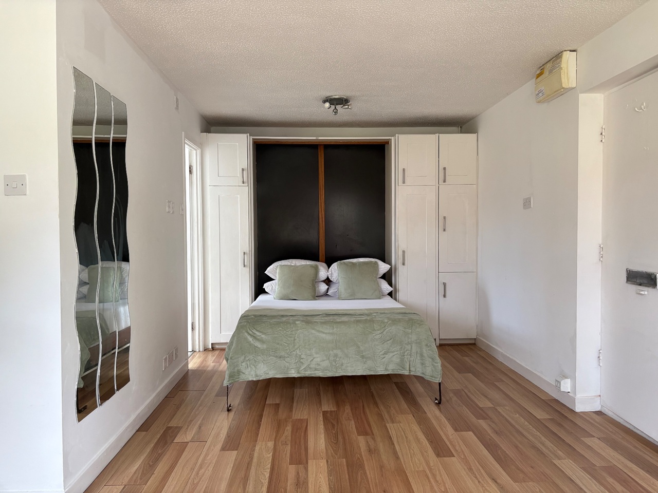 Studio Flat, Danebridge Crescent, DE21, N1 7GU