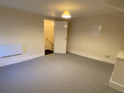 2 Bed Flat, Winner Street, TQ3