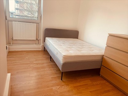 Room in a Shared Flat, Niagra Court, SE16