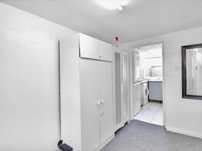 Studio Flat, Ereswell Road, LU3