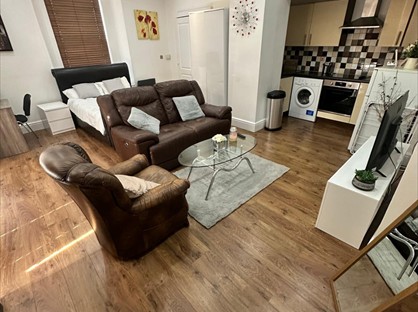 Studio Flat, Brunswick Street, S10
