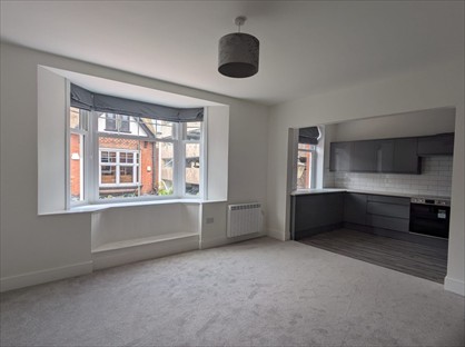 2 Bed Maisonette, Park Place, RH12