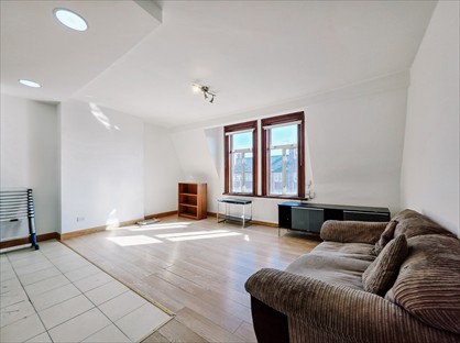 2 Bed Flat, Heath Road, TW1