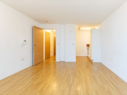 2 Bed Flat, Mann Island, L3