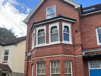 1 Bed Flat, Coed Pella Road, LL29