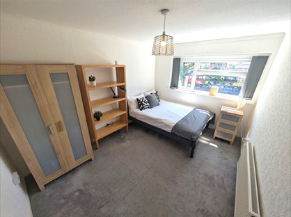 Room in a Shared House, Spring Hill, B18