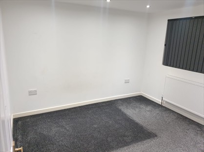 5 Bed Terraced House, Cranmere Court, ME2