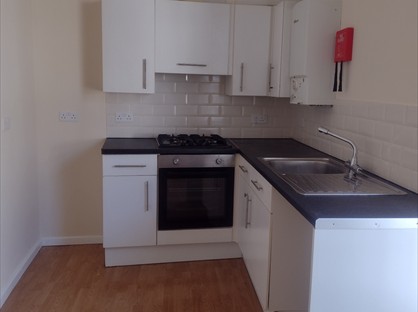 1 Bed Flat, Northgate Street, LL55