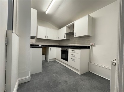 4 Bed Terraced House, Strathmore View, LS9