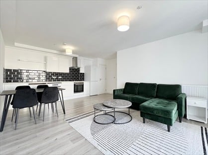 2 Bed Flat, Mitcham Road, SW17