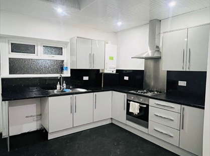 4 Bed Terraced House, Maidstone Street, BD3