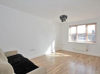 1 Bed Flat, Wenham Place, AL10