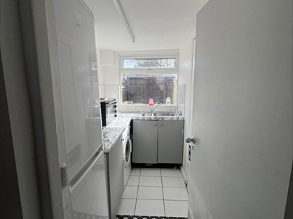 Studio Flat, Ereswell Road, LU3