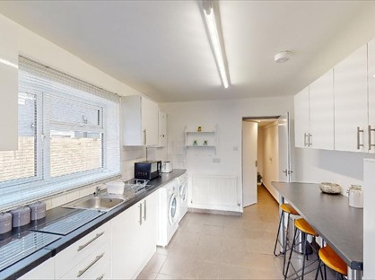 Room in a Shared House, Swindon Road, GL51
