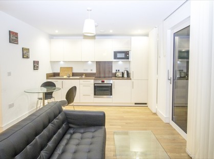 Studio Flat, Ivy Point, E3