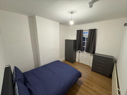 Room in a Shared House, La Rose Lane, N15