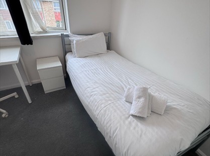 Room in a Shared House, Breaks Road, AL10