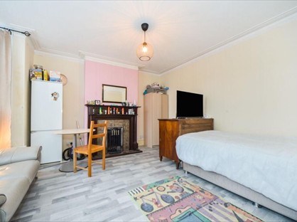 Room in a Shared House, Mcleod Road, SE2