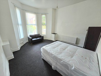 2 Bed Flat, Bentley Road, L8