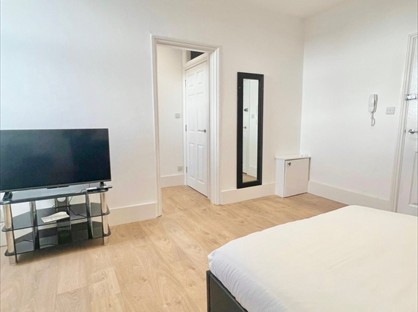 Studio Flat, Church Road, BN3