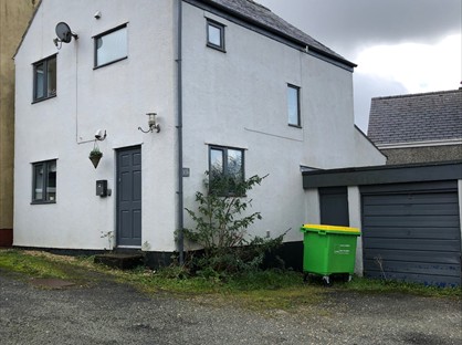 3 Bed Detached House, Caeau Gleision, LL57