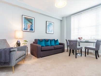 1 Bed Flat, Hill Street, W1J