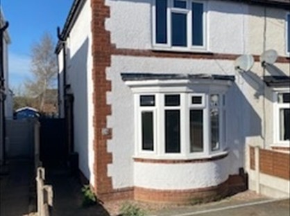 2 Bed Semi-Detached House, Lyndhurst Drive, DY8