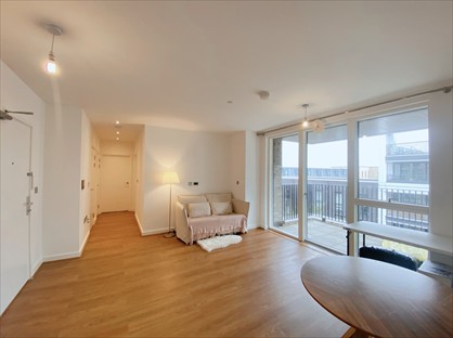 3 Bed Flat, Triathlon Point, E20