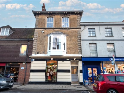 2 Bed Flat, Brook House, GU34