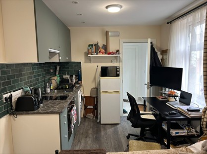 Studio Flat, Manor Drive, HA9