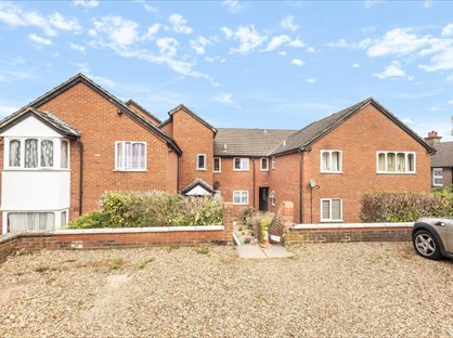 2 Bed Flat, Abercromby Avenue, HP12