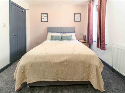 Room in a Shared House, Valley Road, OL2