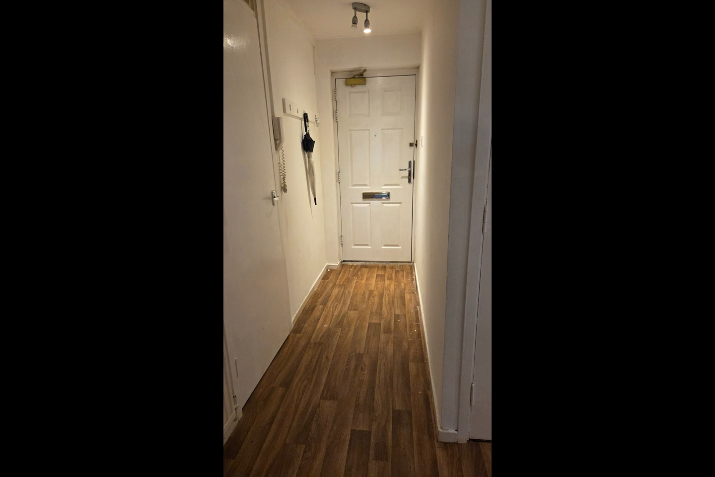 1 Bed Flat, Iona Close, LE4 photo 4