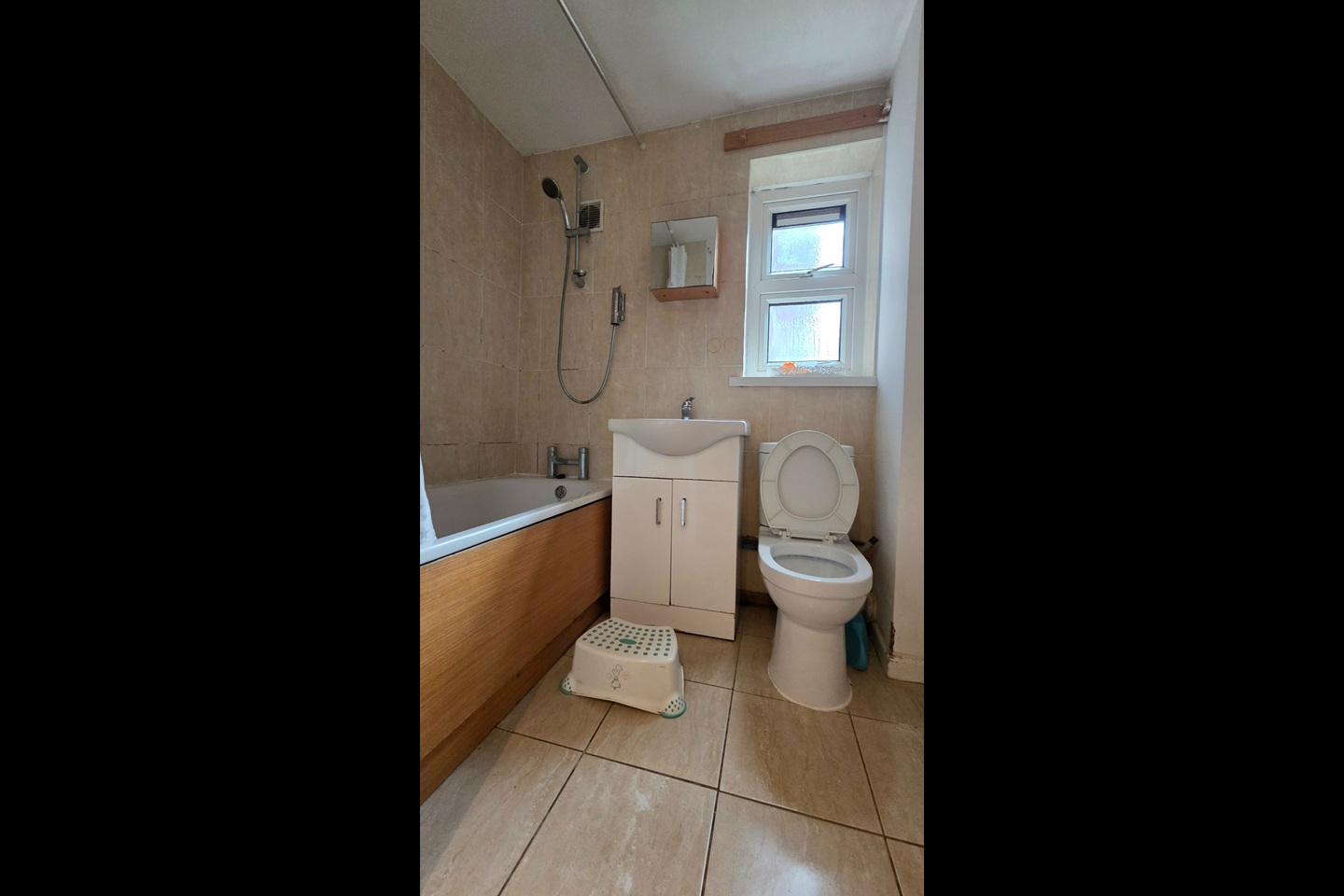 1 Bed Flat, Iona Close, LE4 photo 5