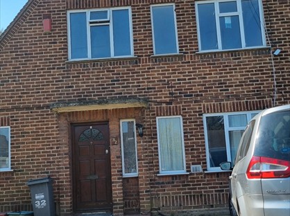 4 Bed Semi-Detached House, Grovestile Waye, TW14