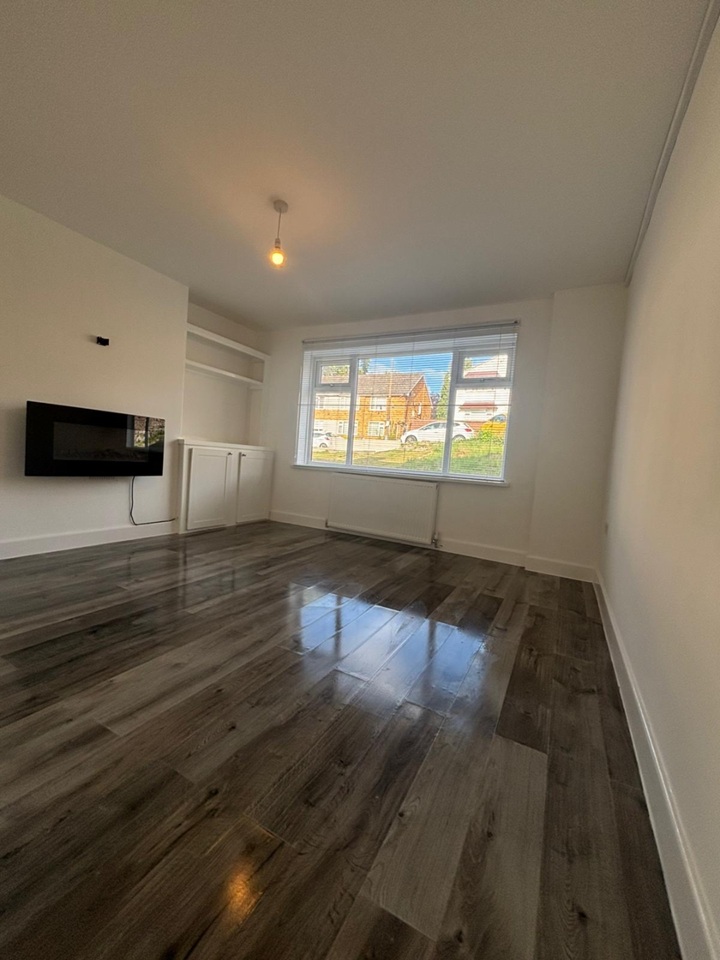 Halesowen - 2 Bed Flat, Grange Crescent, B63 - To Rent Now for £950.00 p/m