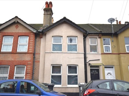 4 Bed Terraced House, Corporation Road, BH1