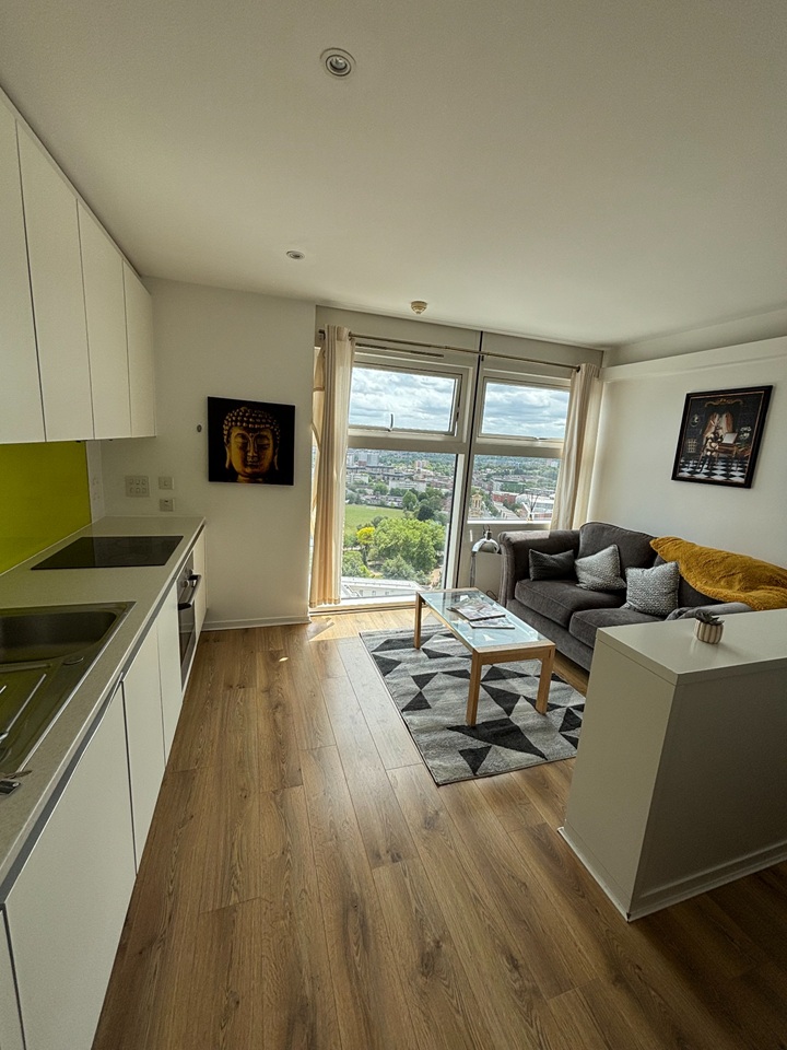 Studio Flat, The Cube, B1 photo 2