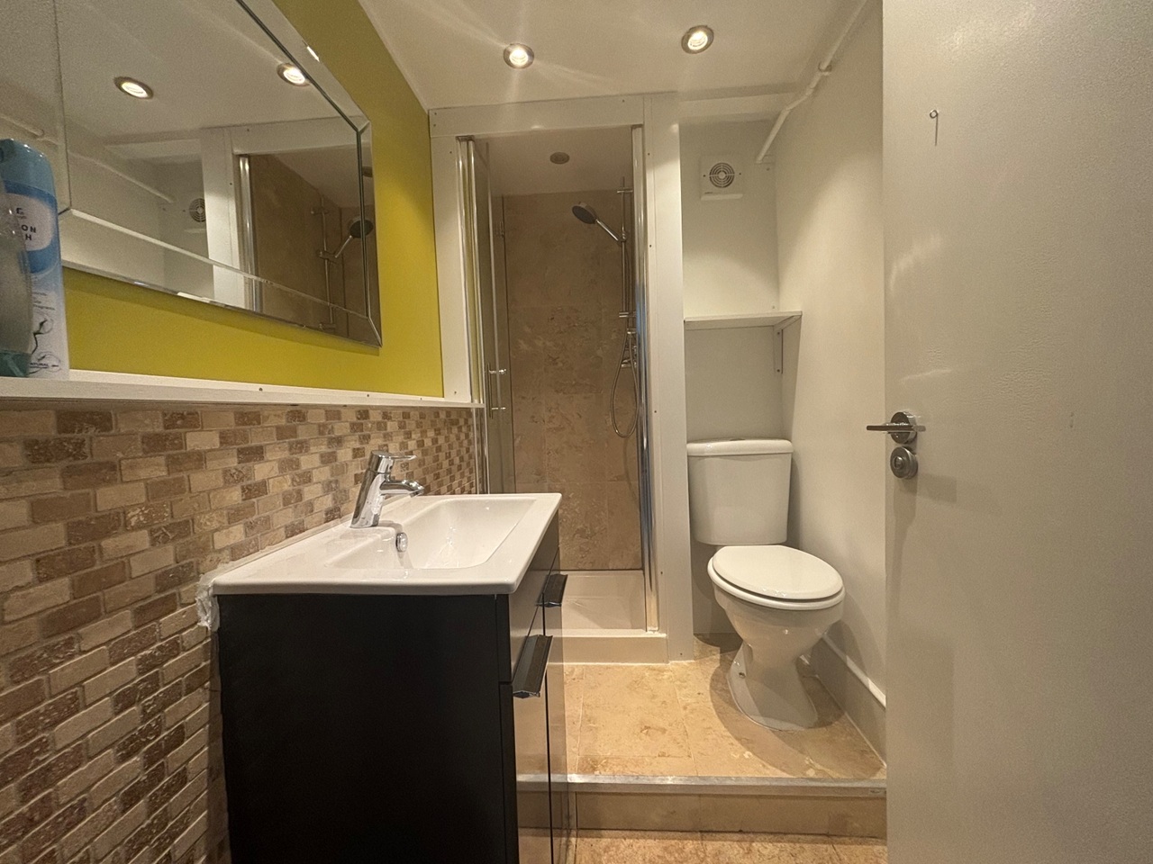 Additional image 5 of 1 Bed Flat, Waylen Road, RG1, N1 7GU