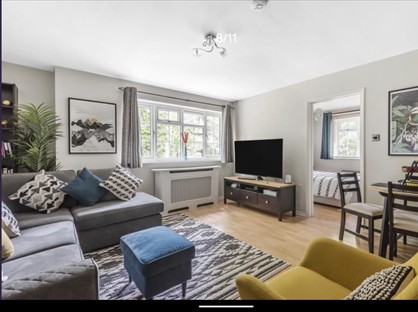 1 Bed Flat, Hawkesworth Drive, GU19