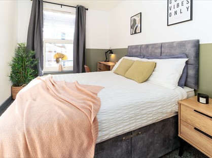 Room in a Shared House, Parrin Lane, M30