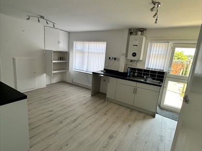 3 Bed Semi-Detached House, Romsey Close, SS17