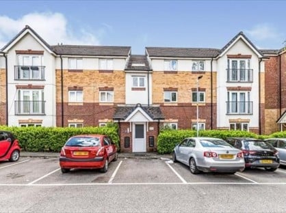 2 Bed Flat, Knightsbridge Park, M8