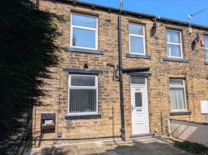 2 Bed Terraced House, Beacon Road, BD6