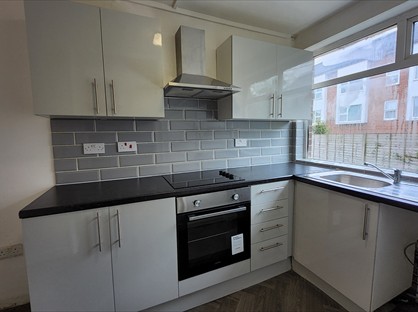 2 Bed Flat, Rooden Court, M25