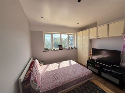 Room in a Shared House, Blakes Terrace, KT3